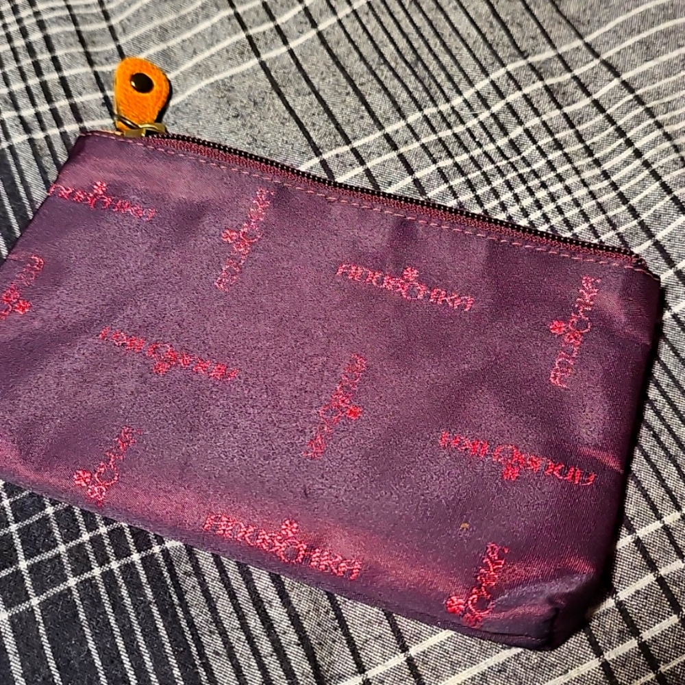 Anushka cosmetics pouch